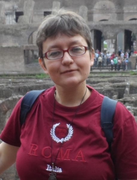 Ольга Балла (Гертман) – критик, литературовед, книжный обозреватель. Родилась в 1965 году в Москве. Окончила исторический факультет Московского педагогического университета. Редактор отдела философии и культурологии журнала «Знание – сила», редактор отдела критики и библиографии журнала «Знамя». Автор книг «Примечания к ненаписанному» (Т. 1-3, 2010), «Упражнения в бытии» (2016), «Время сновидений» (2018), «Дикоросль: Две тысячи девятнадцатый» (2020), «Сквозной июль» (2020), «Пойманный свет. Смысловые практики в книгах и текстах начала столетия» (2020), «Дикоросль-2: Две тысячи двадцатый» (2021), «Библионавтика: Выписки из бортового журнала библиофага» (2021), «Дышащий чертёж: сны о поэтах и поэзии» (т. 1-2, 2021), «Дикоросль-3: Две тысячи двадцать первый» (2022), «Дикоросль-4: Две тысячи двадцать второй» (2023). Публиковалась в журналах «Новый мир», «Новое литературное обозрение», «Воздух», «Homo Legens», «Вопросы философии», «Дружба народов», «Неприкосновенный запас», «Октябрь» и др. Лауреат премии журнала «Новый мир» в номинации «Критика» (2010), конкурса «Автор года» сетевого портала «Заметки по еврейской истории» и журнала «Семь искусств» (2018), всероссийской литературно-критической премии «Неистовый Виссарион» (2019), премии журнала «Дружба народов» в номинации «Критика» (2021), почетная премия «Неистовый Виссарион» за вклад в развитие критической мысли и книгу «Дышащий чертеж: Сны о поэтах и поэзии» (2023). Живет в Москве.