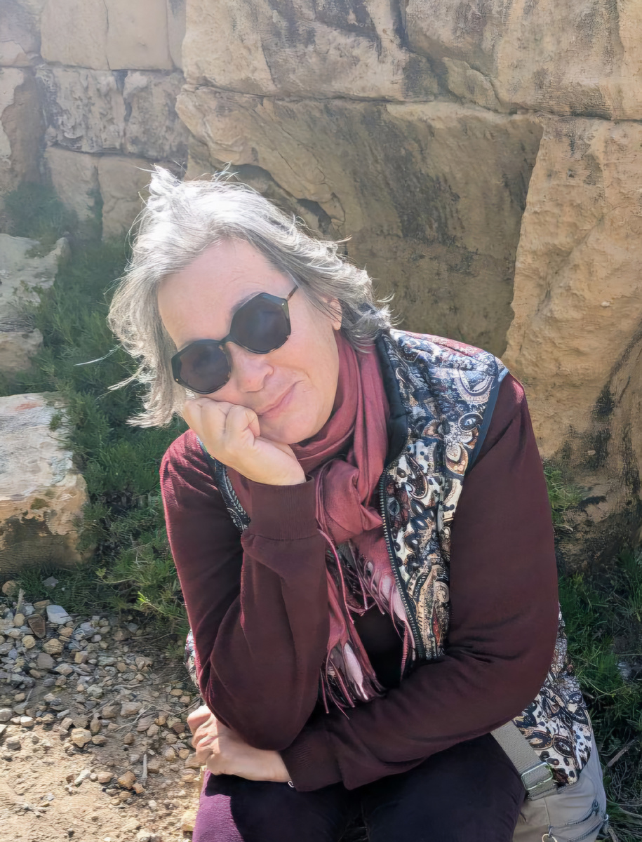 На фоне стены Замка Святого Ангела. Биргу, Мальта. С неё прыгать я бы точно не решилась