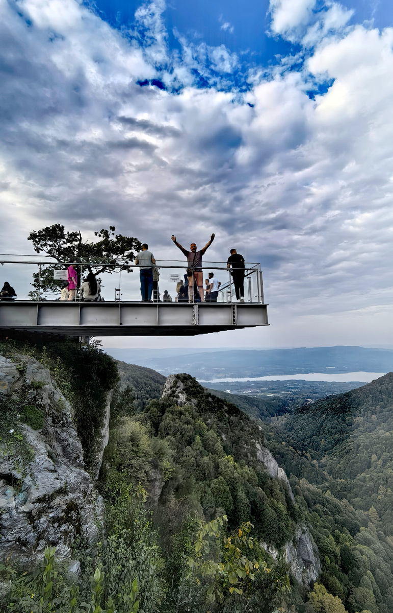 Смотровая со стеклянным полом