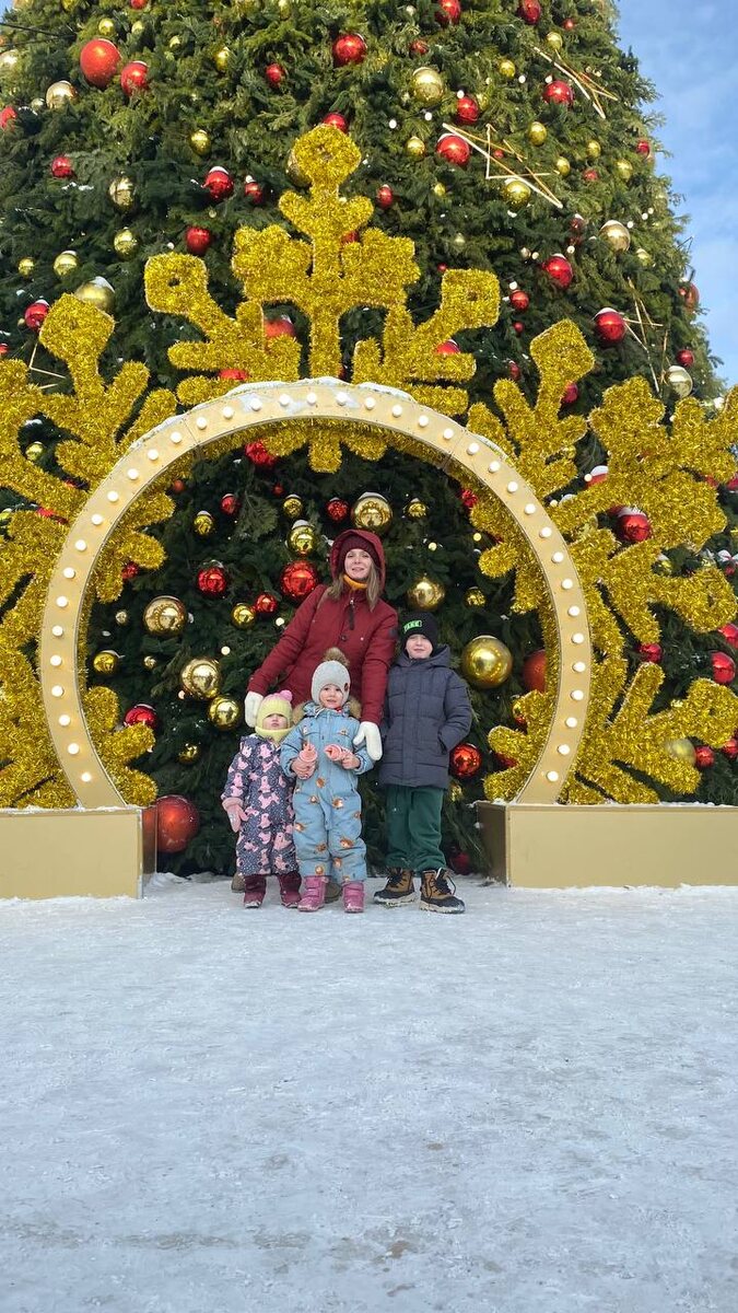 Евгения, многодетная мама 4-х детей, жена военного, блогер.