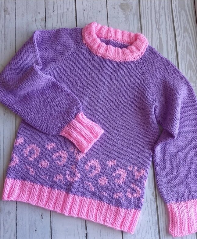 Фото автора канала. Джемпер из пряжи Ализе Беби.