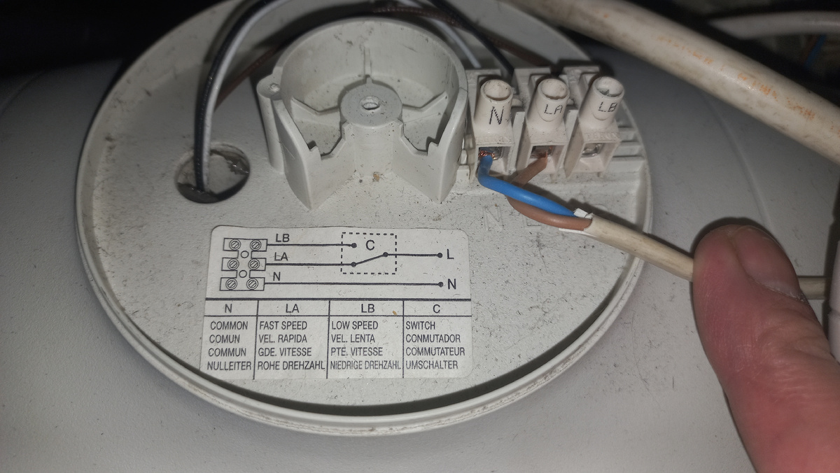 Немного запылился