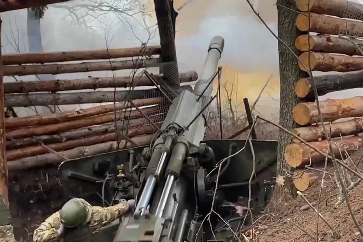    Железяки НАТО догорают в лесу.