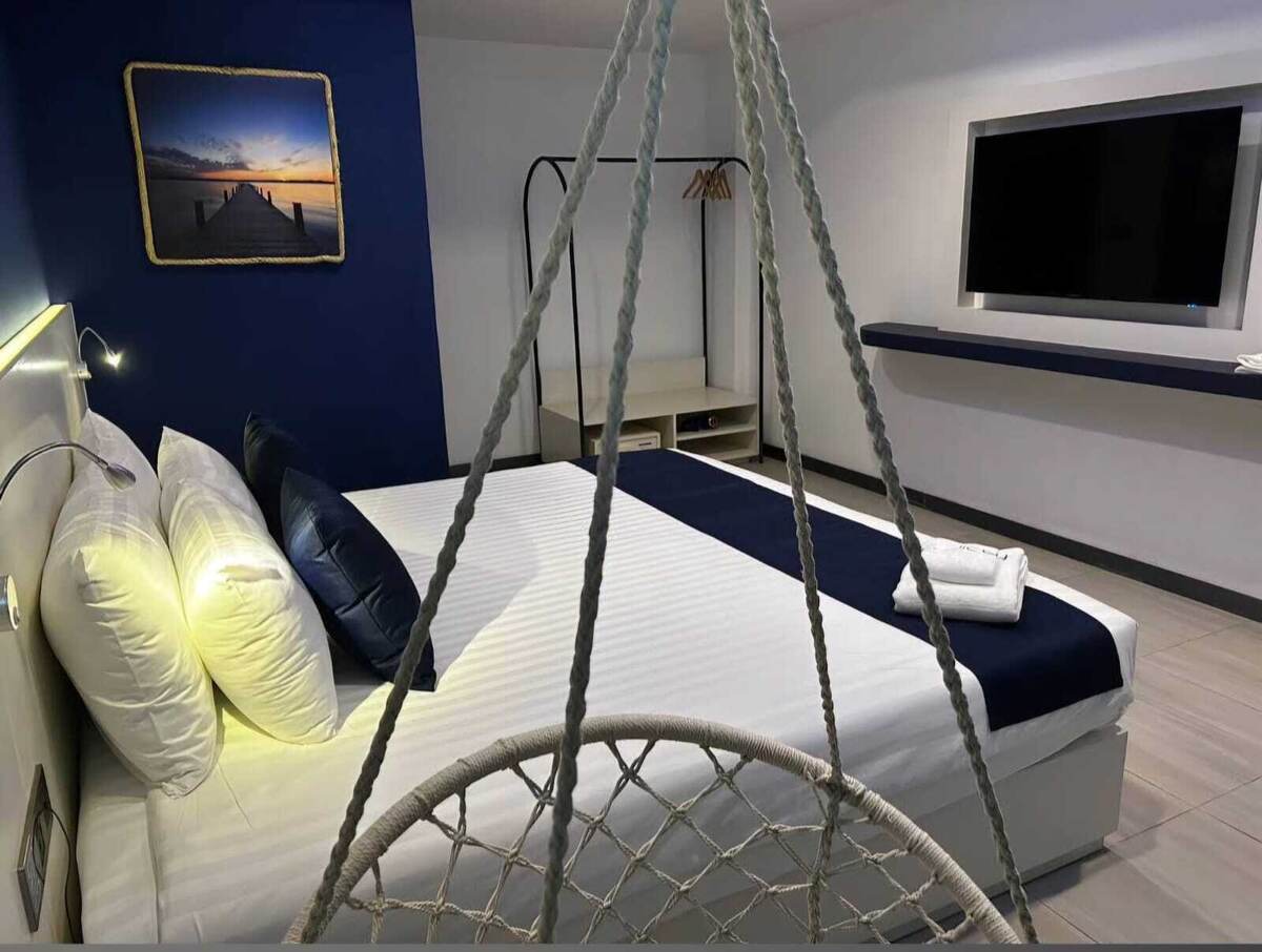 Вот так выглядит типовой номер в Акире. 