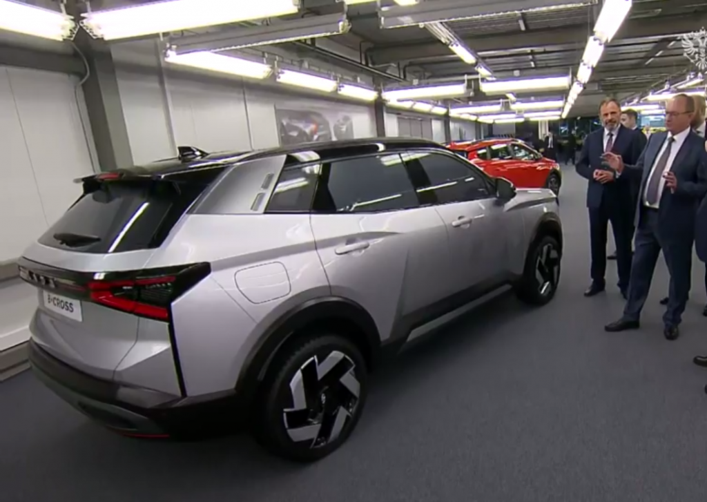 Перспективный кроссовер на усиленном шасси от Lada Vesta: Lada B+ Cross