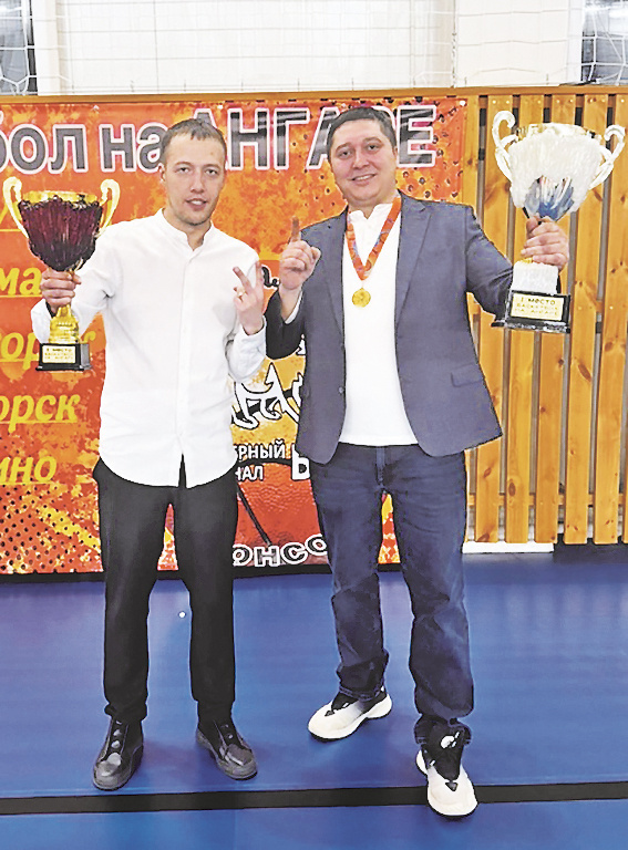 Тренеры команды «Легион. Богучаны» Роман Панов и Сергей Семишин. VK Сергей Семишин