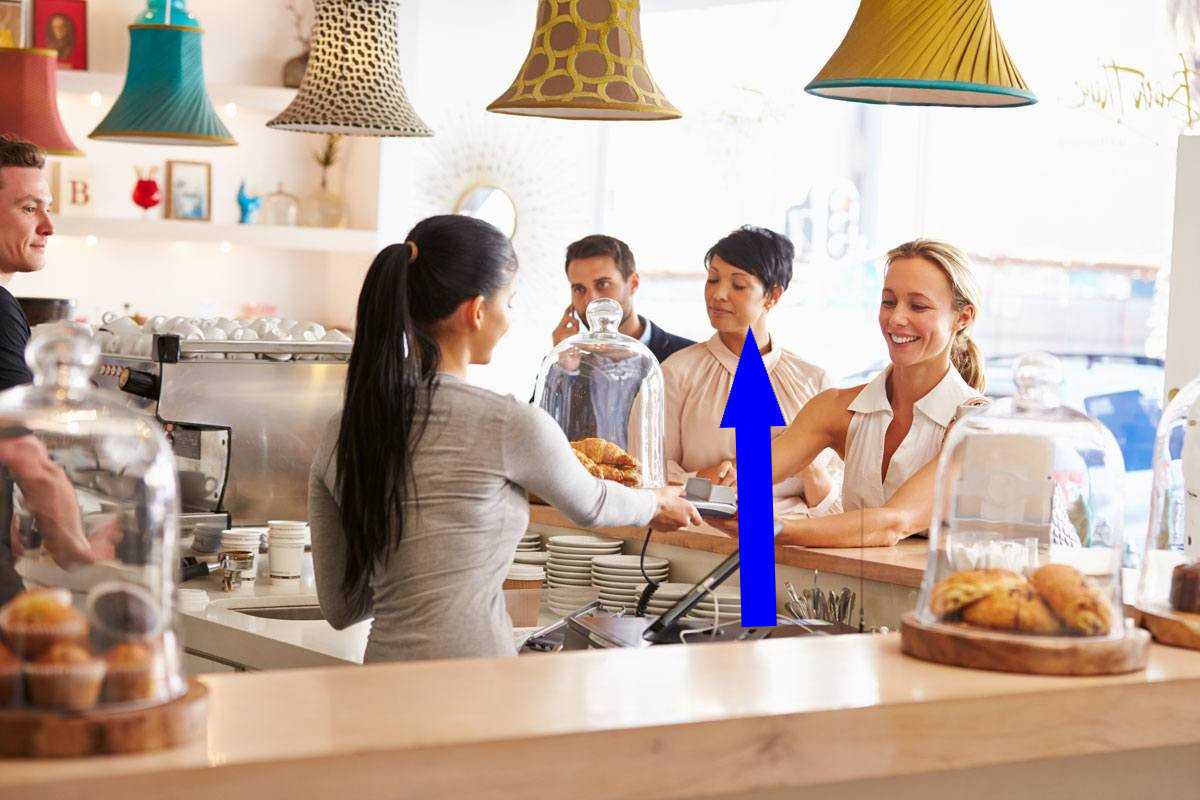    Обслуживание в кафе: законно ли брать за это деньги?