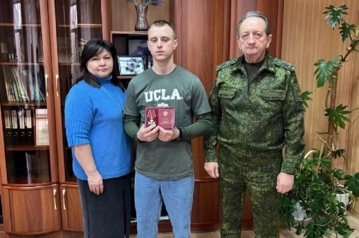    Семье погибшего бойца СВО из Ростовской области вручили орден Мужества