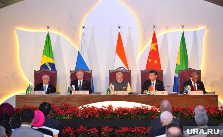 БРИКС обеспечивает свою финансовую безопасность отказом от доллара. Фото: официальный сайт Президента РФ