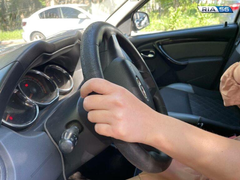    Отстаивала «ласточку» до последнего. В Орске автоледи ударила и оскорбила сотрудника ДПС Кристина Просвиркина