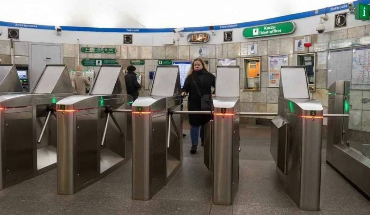     Турникеты в метро. Источник: kp.ru Автор фото: Юлия Пыхалова
