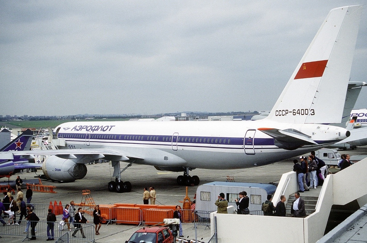 Картинки Яндекса. Ту-204 на авиасалоне в Ле-Бурже, 1991 год