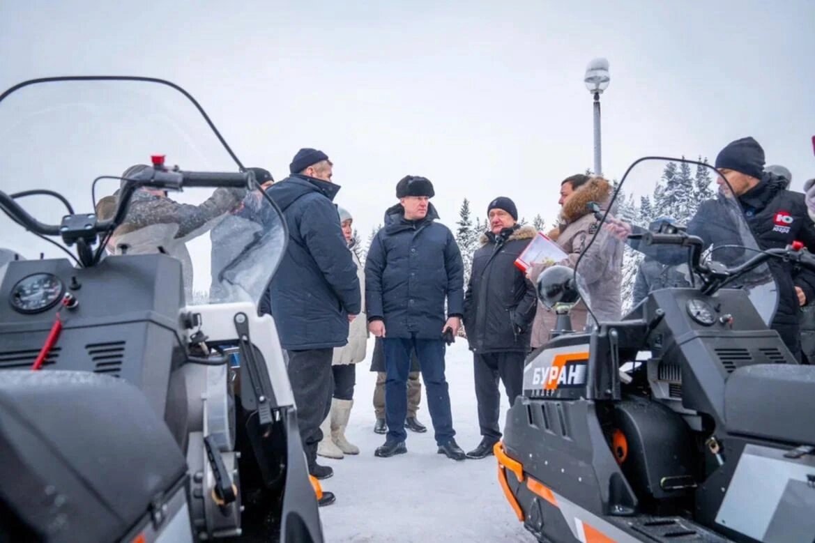    Губернатор Югры подарил снегоходы оленеводам из числа северных народов