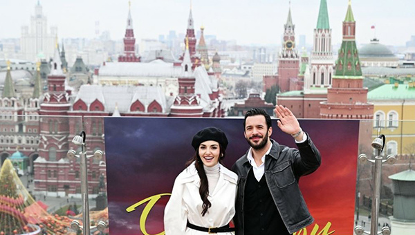 Ханде Эрчел и Барыш Ардуч в Москве