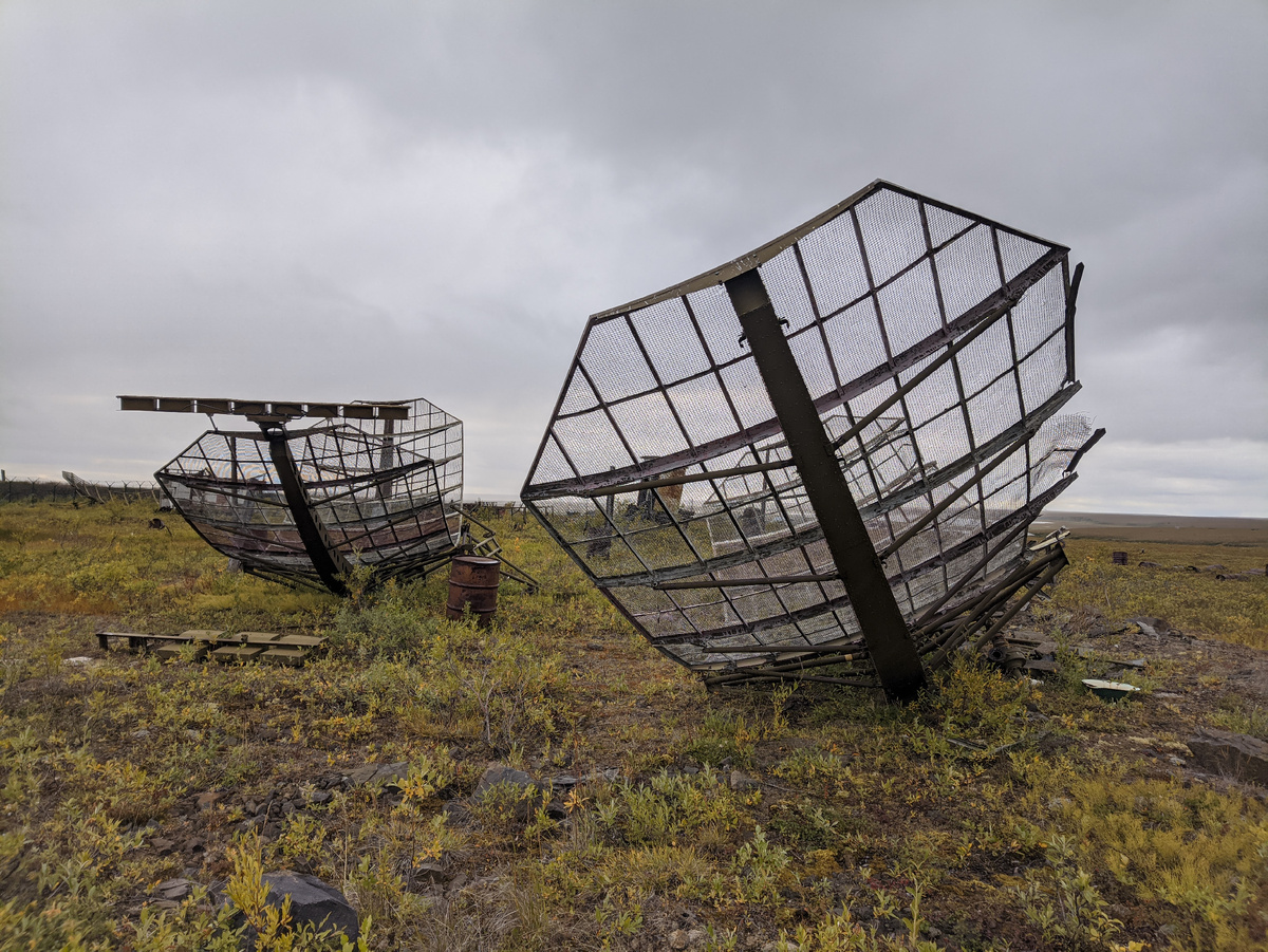 Антенны РЛС П-37 смотрят куда-то в космос