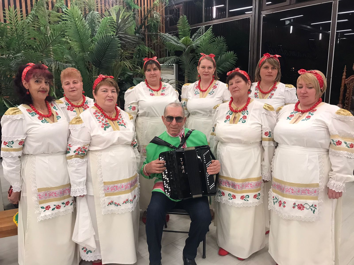 Коллектив «Хуторяночка» в Доме культуры посёлка Восточного - один из старейших.