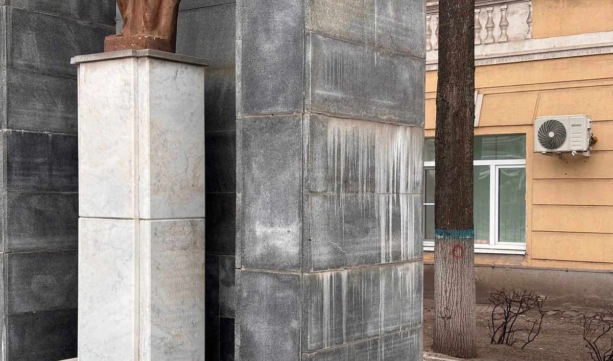    В Воронеже разрушается единственный памятник медикам региональное отделение ОНФ по Воронежской области