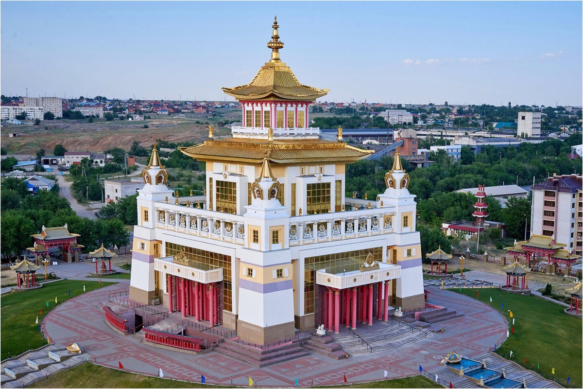 Буддийский храм в Элисте.