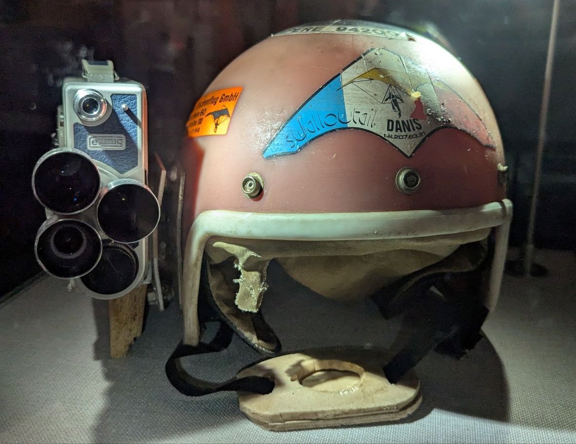 Шлем для полетов на дельтаплане В. Е. Бугрова. Фото моё