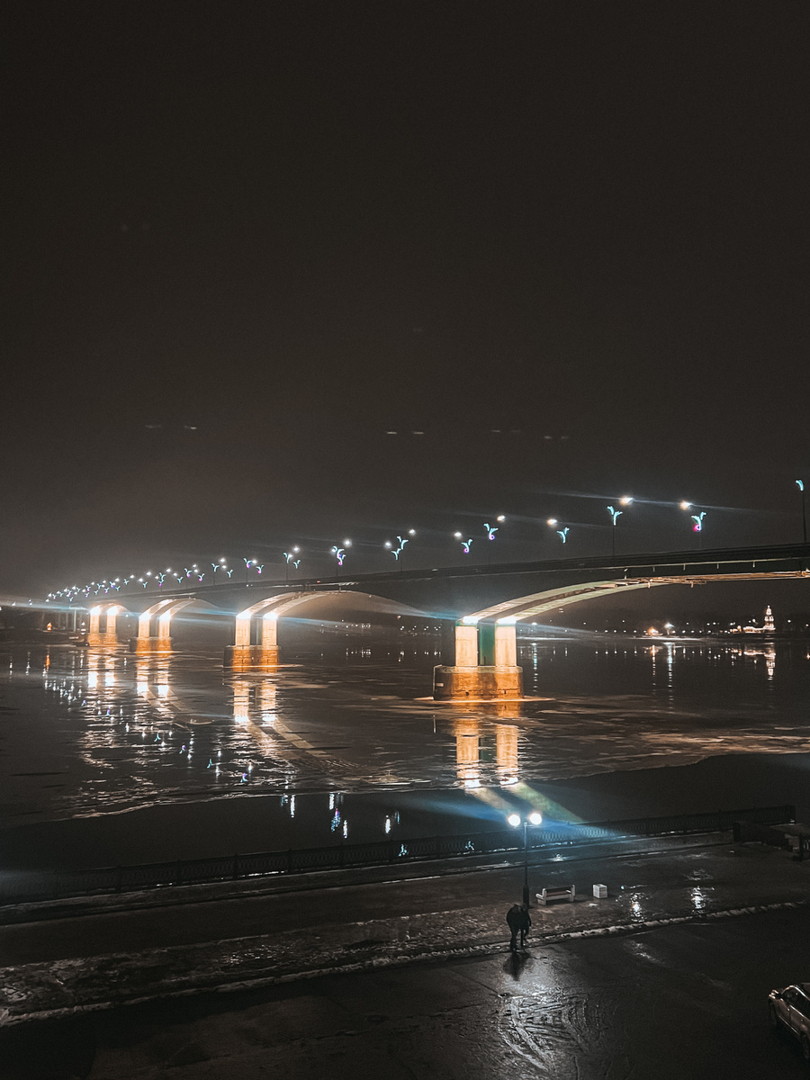 Октябрьский мост через Волгу