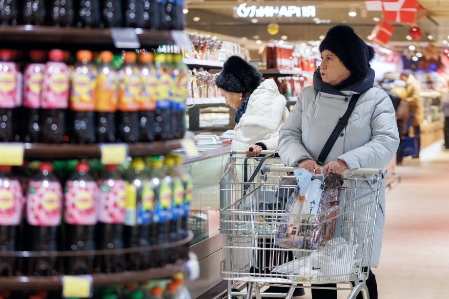 Напитки, в производстве которых используются искусственные подсластители, занимают около 95 процентов розничного ассортимента. | Фото: Сергей Елагин/Бизнес Online/ТАСС