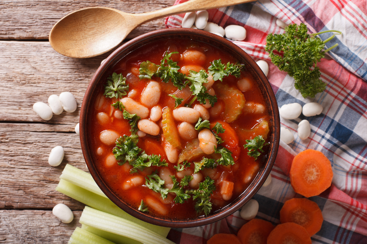 Суп с красной фасолью и куриным филе: сытно, вкусно и полезно
