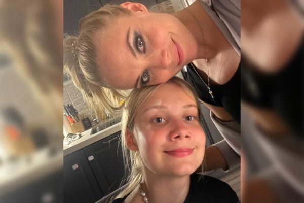    Татьяна Арнтгольц с дочерью, фото: соцсети