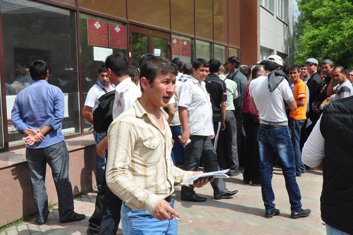    Незаконных мигрантов начнут выдворять из страны