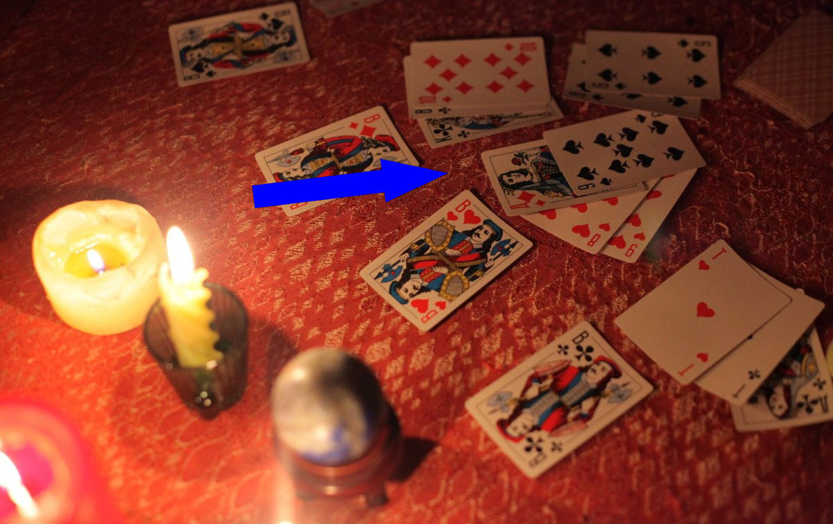    Гадание на Таро за деньги: законно или под запретом?