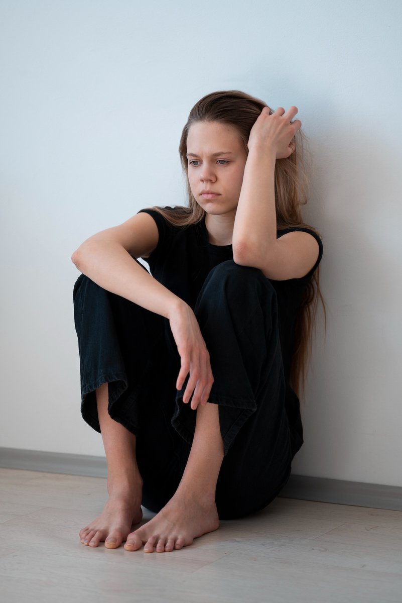 Подростковая грусть и апатия - распространенное явление. Ребенку нужна Ваша помощь! 