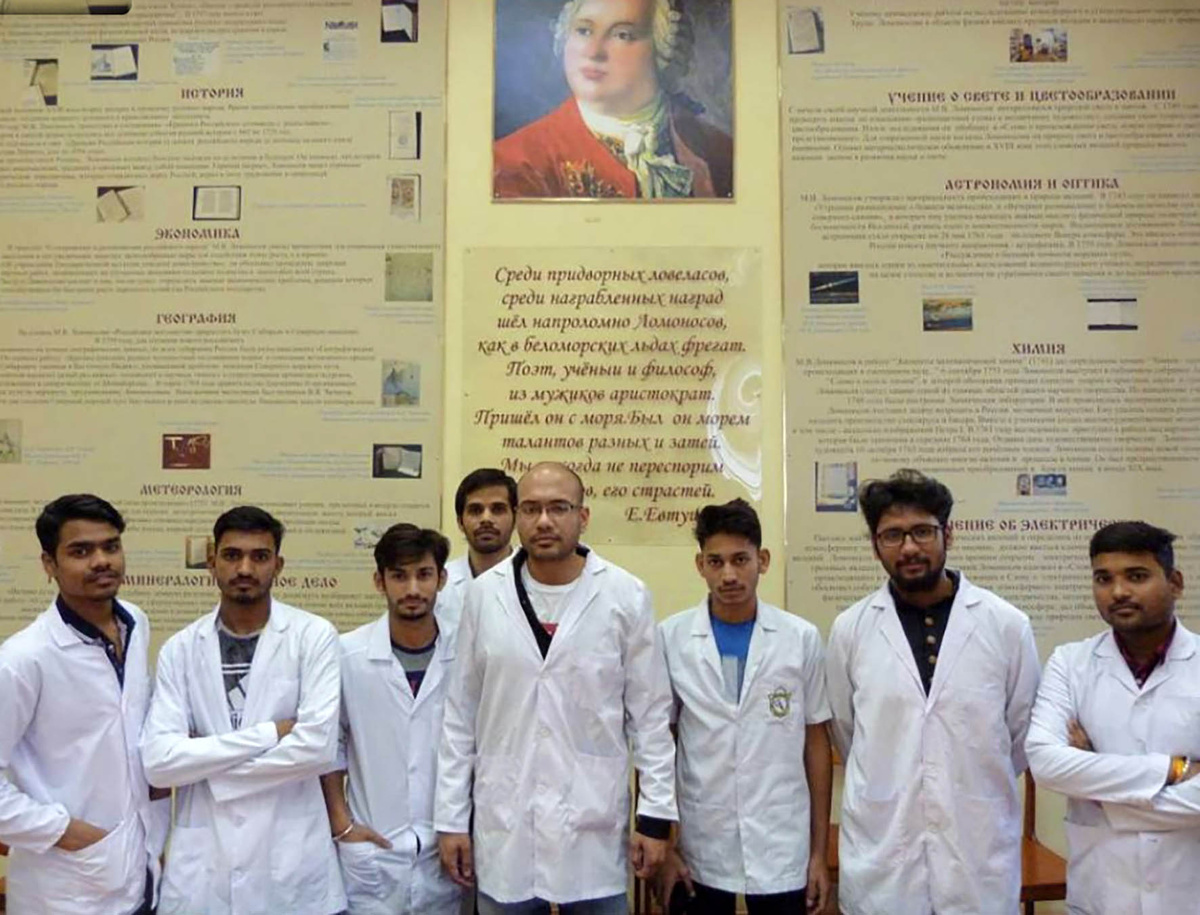 Ломоносов бы точно оценил такое рвение к учёбе! Фото из личного архива Pawan Bhati, сделано в Северном медицинском университете.