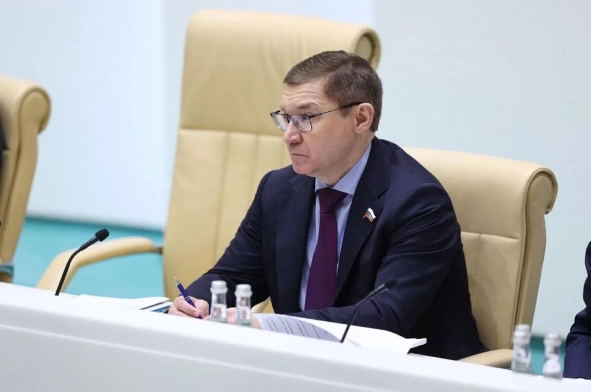    Владимир Якушев.