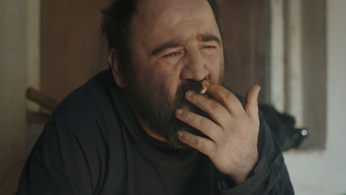 Фильм «Снег в моем дворе» 2024: хроника обыденности и магия повседневности