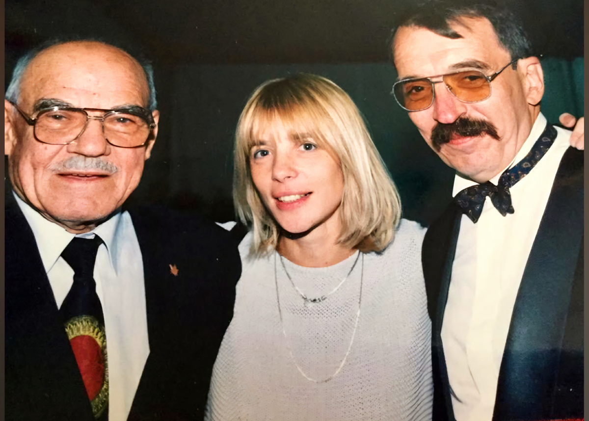 Дед, Вера и папа. Светлая и вечная память! Фото из домашеего архива.