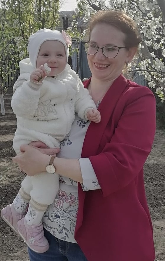 Людмила с Танюшей.