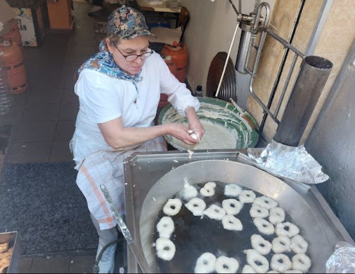 На улицах Испании множество точек, где продают пончики 