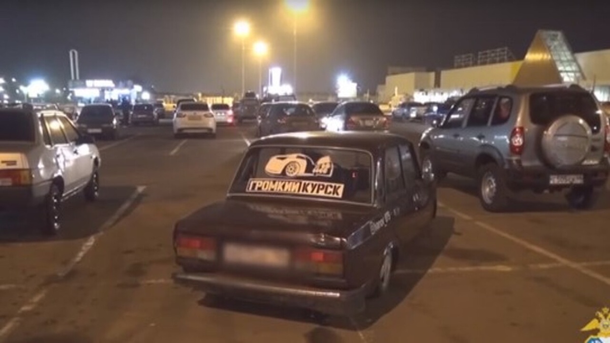    В Курске массовая автотусовка молодёжи обернулась задержанием
