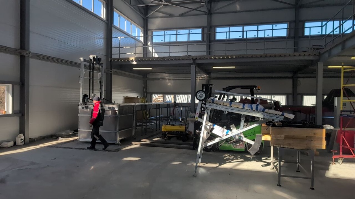 Система водной разгрузки сортировочной линии для яблок