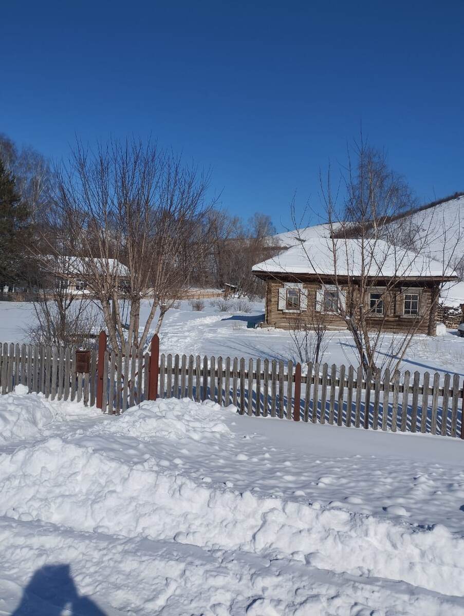        Дом соседский