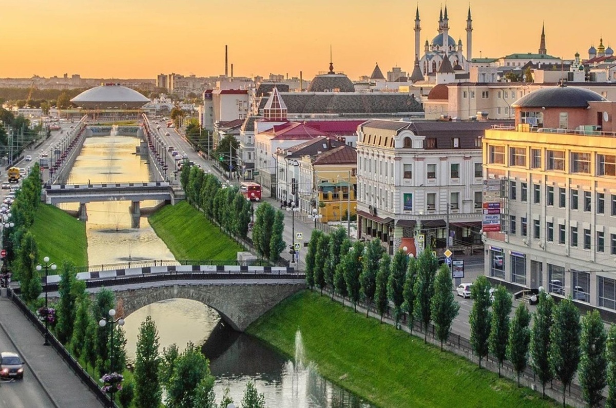 Административный центр — город Казань