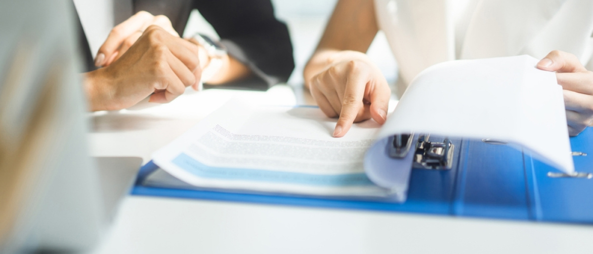 Правомерно ли истребование налоговыми органами документов по цепочке контрагентов и что обязательно должно быть указано в требовании