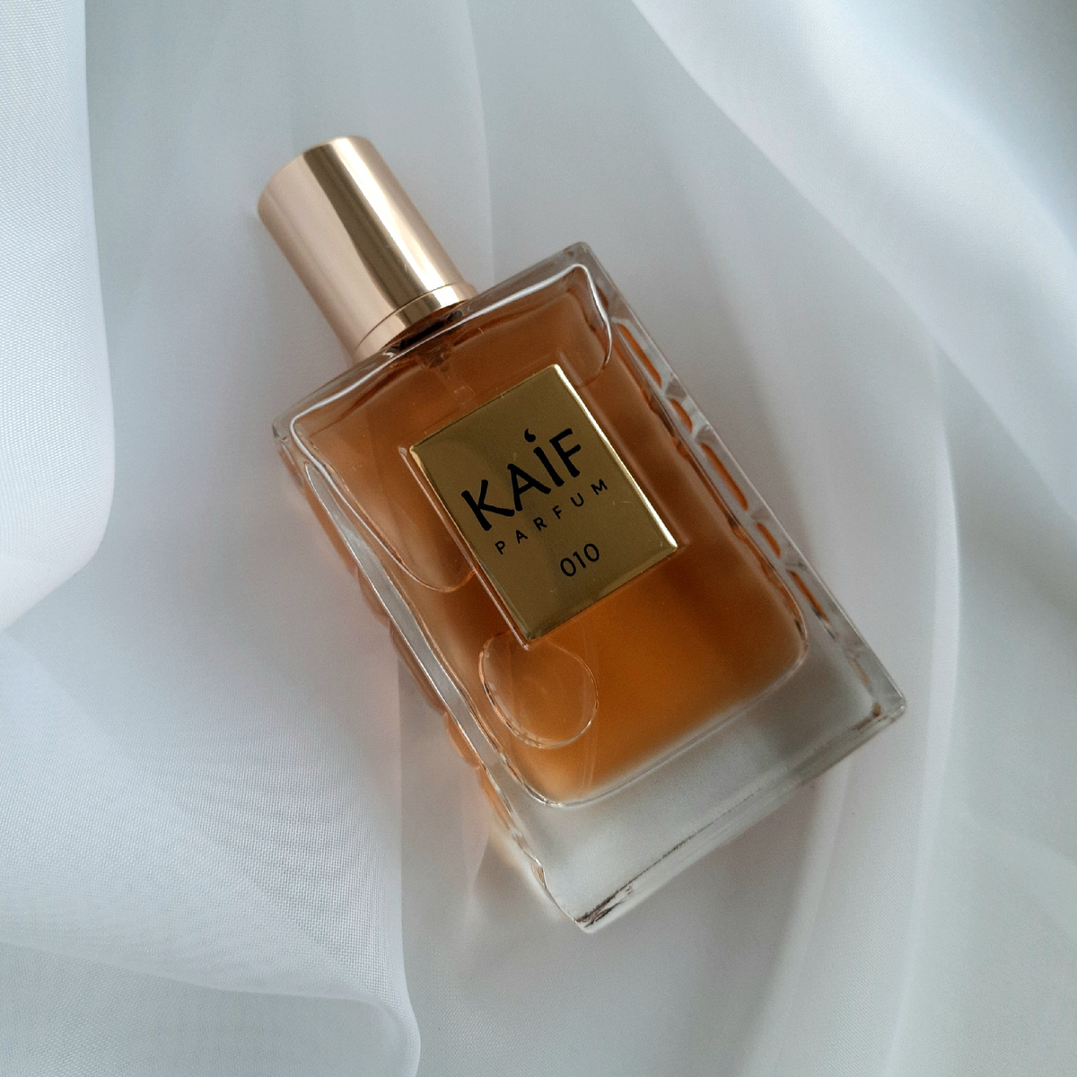 Пирамида точь-в-точь как у Chocolate Greedy: какао, ваниль, бобы тонка, горький апельсин, сухофрукты, кофе.