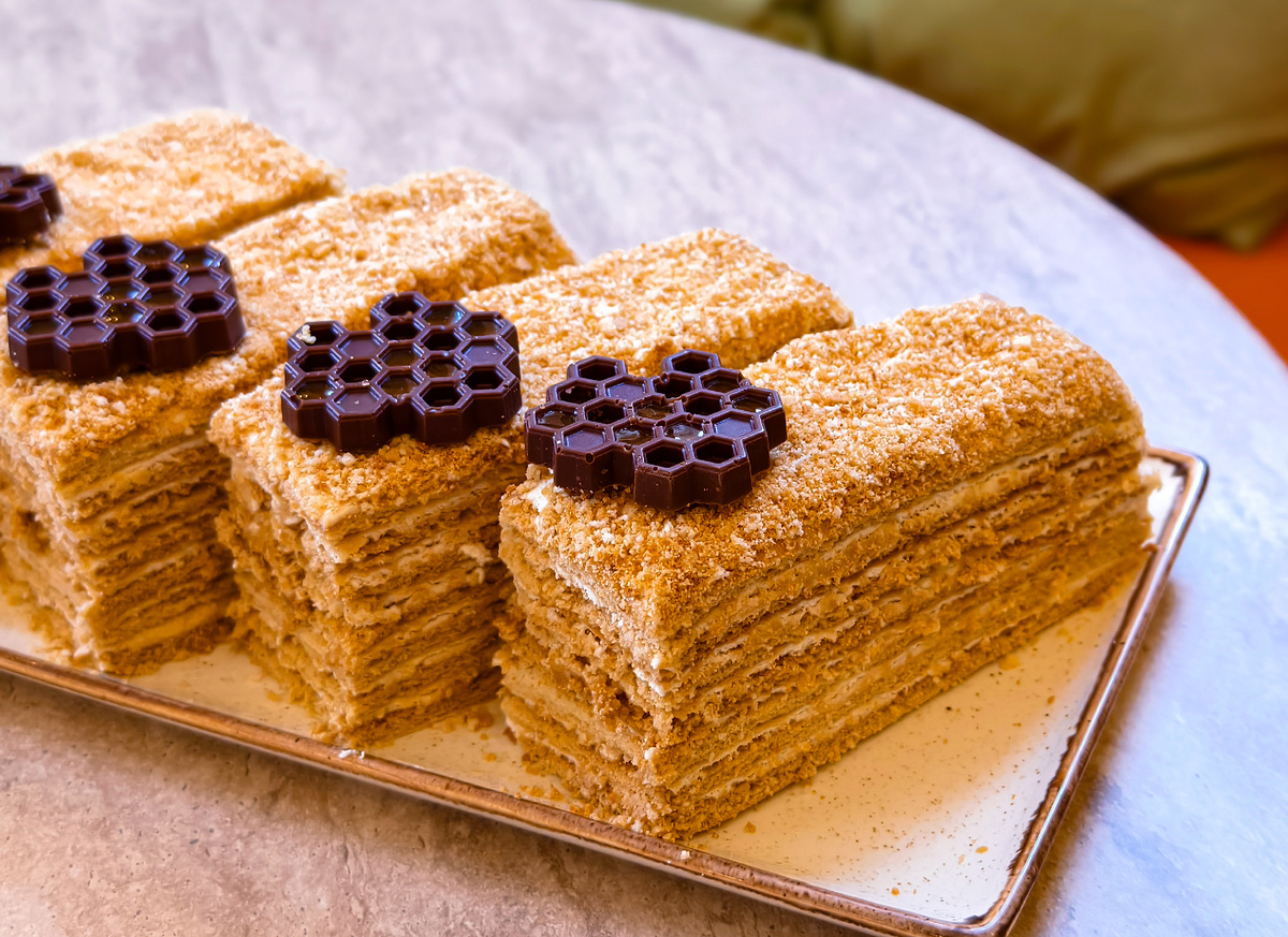 Торт в «Литературном кафе» в Симферополе
Фото: пресс-служба Александро-Невского собора