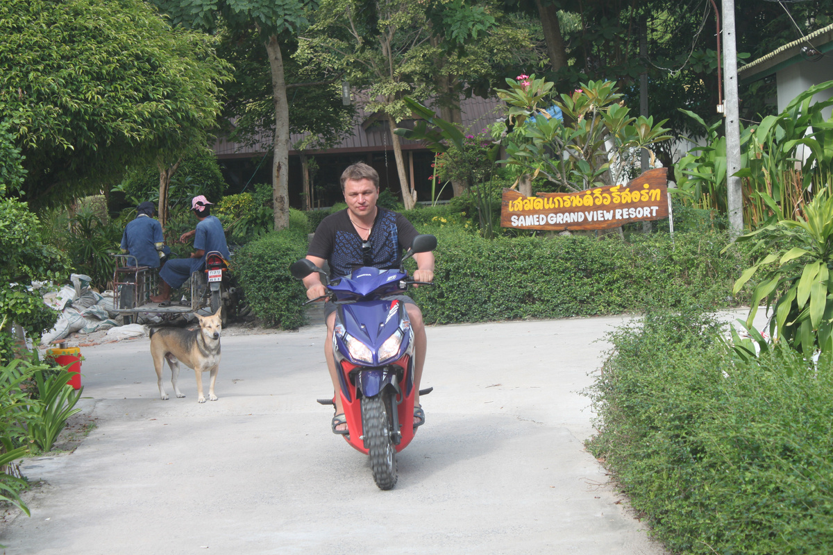 Остров Самет, тот самый мопед, 2011 год.