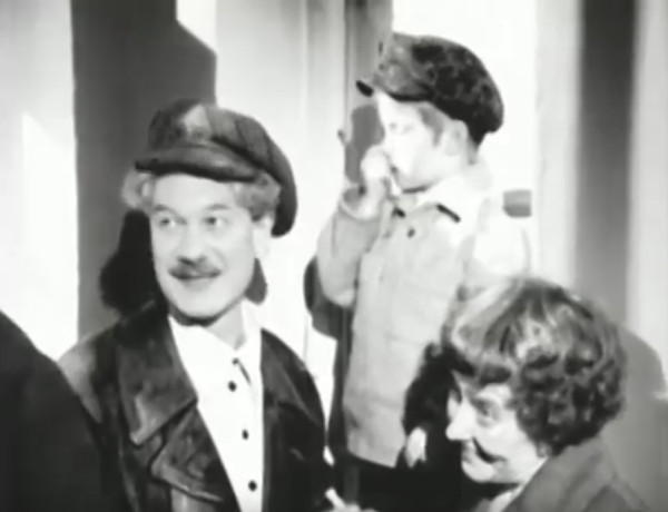 1934 год, кадр из фильма "Первое мая" (2001)