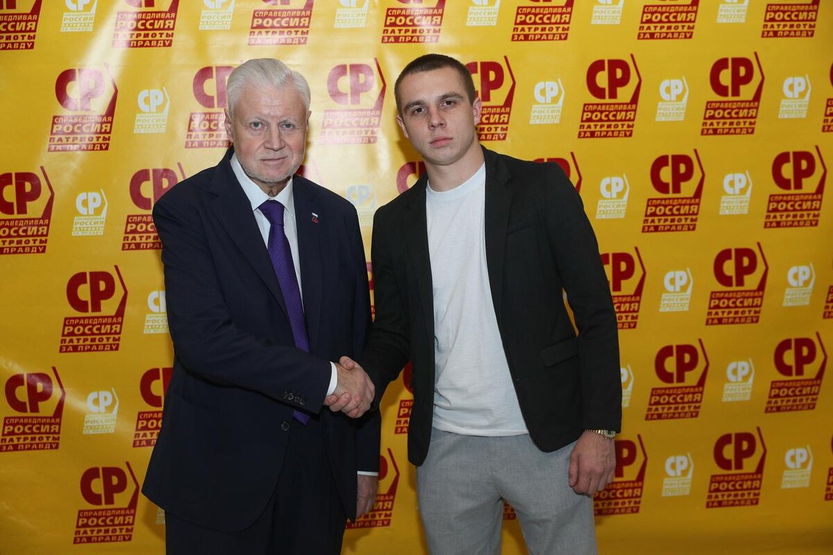 – Работа какого депутата тебе нравится? На кого подписан в телеграме?– Запомнился он своей продуктивностью, что помимо городскому подготовки к выборам и в самой партии, у меня была возможность познакомиться с Сергеем Мироновым.📷
