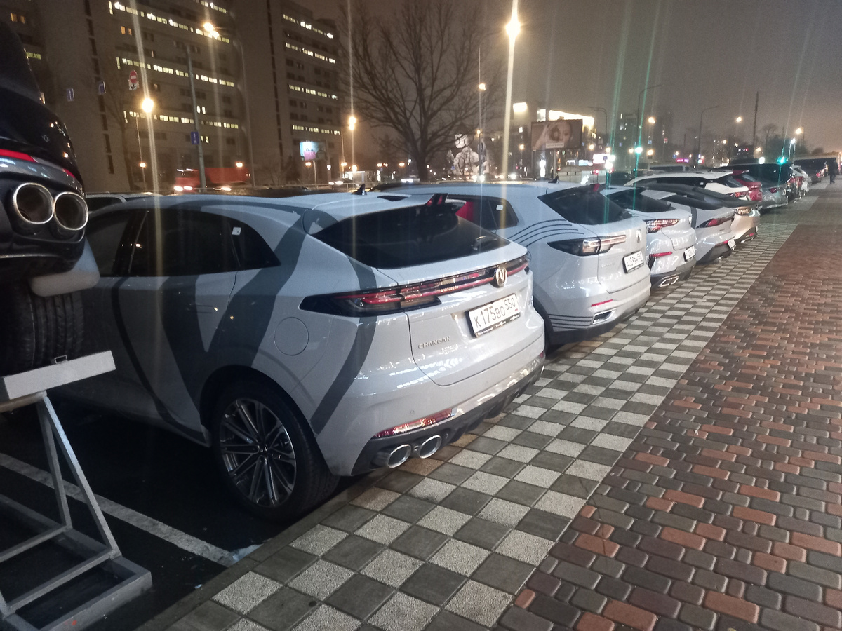 Так сколько нераспроданных автомобилей на складах у российских дилеров? Кажется, 700 тысяч - это преувеличение.