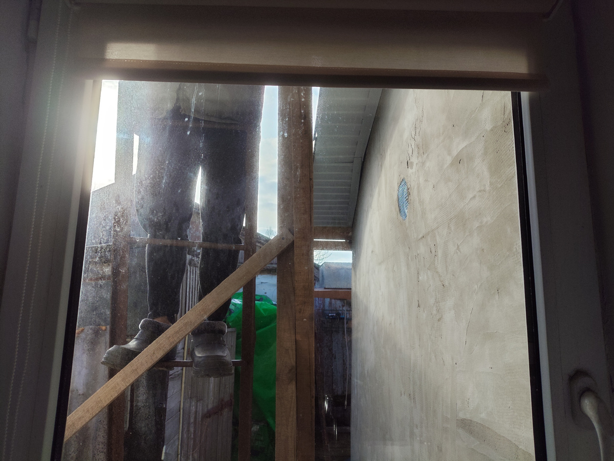 Ноги за моим окном