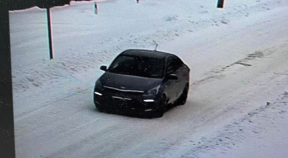 Автомобиль заметили рядом со школой