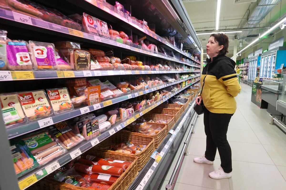    Роспотребнадзор закрыл в Петербурге три магазина сети «Светофор»